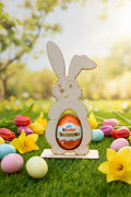 Osterhase mit Überraschungsei